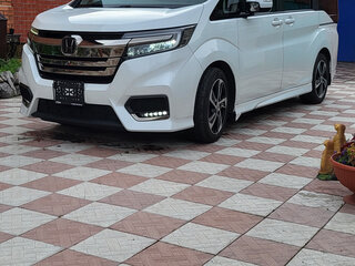 2019 Honda Stepwgn Spada V Рестайлинг, белый, 2750000 рублей, вид 1