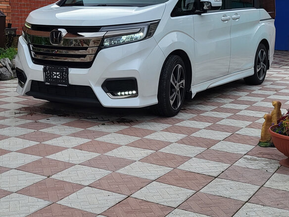 2019 Honda Stepwgn Spada V Рестайлинг, белый, 2750000 рублей