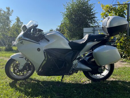2013 Honda VFR 1200, белый, 900000 рублей, вид 2