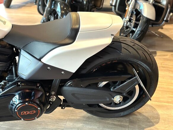 2019 Harley-Davidson FXDR 114, белый, 2099000 рублей - вид 8