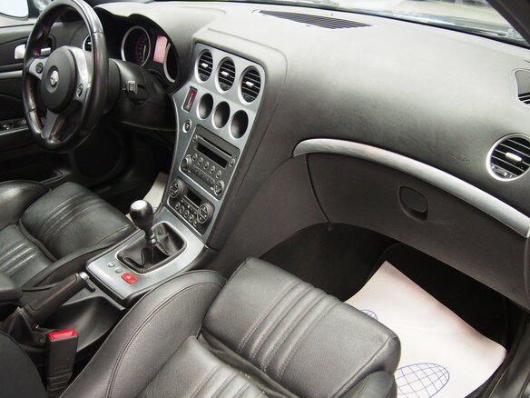 2009 Alfa Romeo 159, чёрный - вид 7