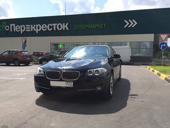 2011 BMW 5 серии 530d xDrive VI (F10/F11/F07), чёрный - вид 1