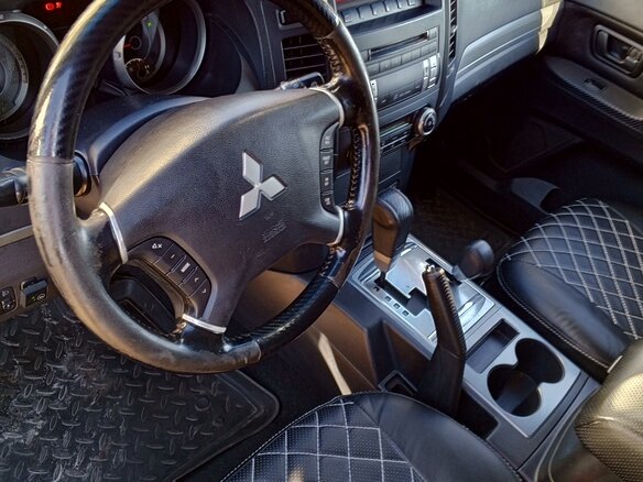 2012 Mitsubishi Pajero IV Рестайлинг 1, чёрный, 2100000 рублей - вид 10