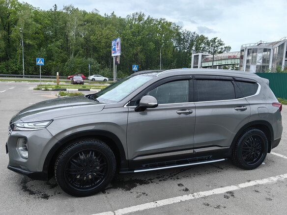 2019 Hyundai Santa Fe IV, серый, 2900000 рублей - вид 5