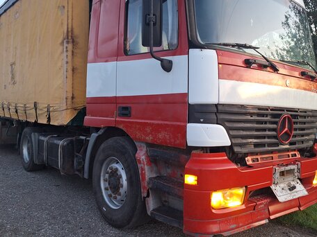 2000 Mercedes-Benz Actros, красный, 1630000 рублей, вид 3