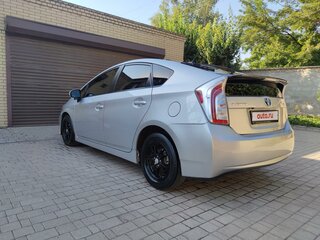 2014 Toyota Prius III Рестайлинг (XW30), серебристый, 1499999 рублей, вид 3
