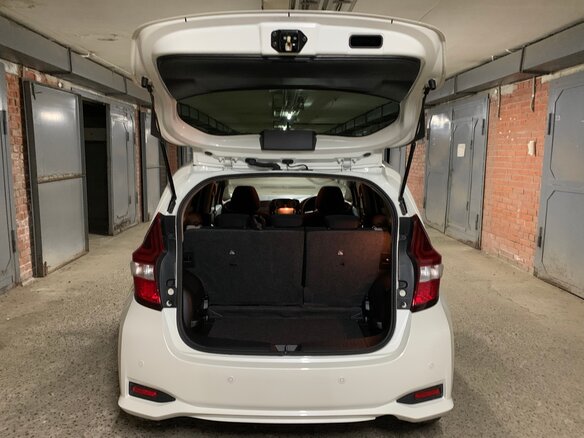 2020 Nissan Note e-Power II Рестайлинг, белый, 1380000 рублей - вид 11