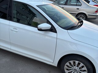 2018 Skoda Rapid I Рестайлинг, белый, 1200000 рублей, вид 3