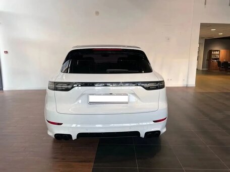 2018 Porsche Cayenne III, белый, 6499000 рублей, вид 4
