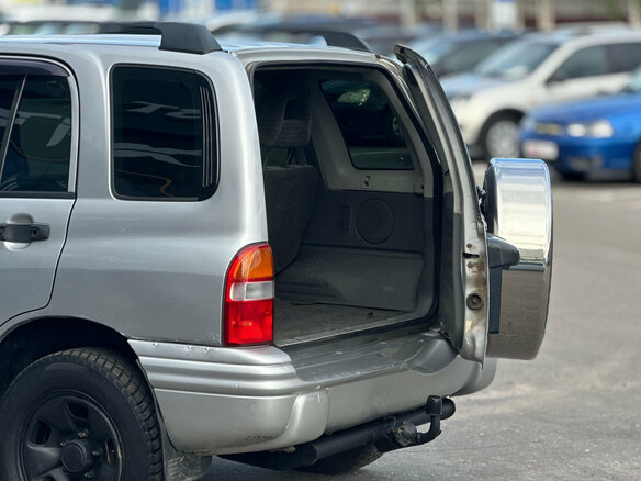 2002 Suzuki Grand Vitara I Рестайлинг, серебристый, 459000 рублей - вид 8