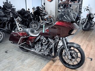 2018 Harley-Davidson Road Glide, пурпурный, 1899000 рублей, вид 2