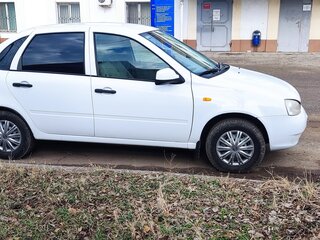 2011 Lada (ВАЗ) Kalina I, белый, 300000 рублей, вид 2