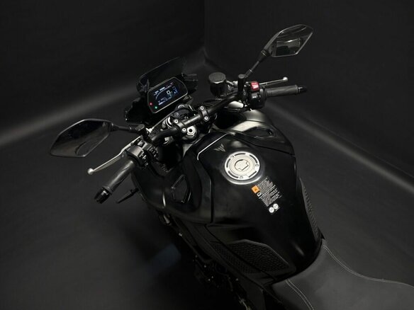 2024 Yamaha MT-10, чёрный, 1399000 рублей - вид 3