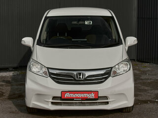 2011 Honda Freed Spike I, белый, 1050000 рублей, вид 2