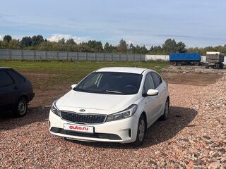 2017 Kia Cerato III Рестайлинг (Classic), белый, 1020000 рублей, вид 5
