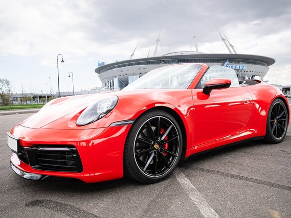 2019 Porsche 911 Carrera 4S VIII (992), красный - вид 3