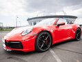 2019 Porsche 911 Carrera 4S VIII (992), красный - вид 3