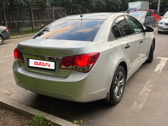 2012 Chevrolet Cruze I, серебристый, 460000 рублей - вид 3