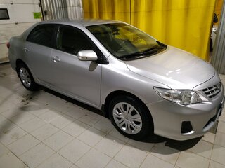 2011 Toyota Corolla X (E140, E150) Рестайлинг, серебристый, 770000 рублей, вид 1