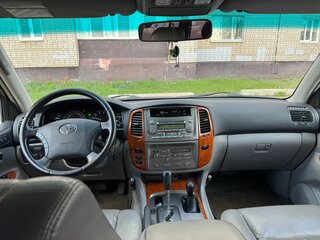 2004 Toyota Land Cruiser 100 Series Рестайлинг 1, серебристый, 1600000 рублей, вид 5