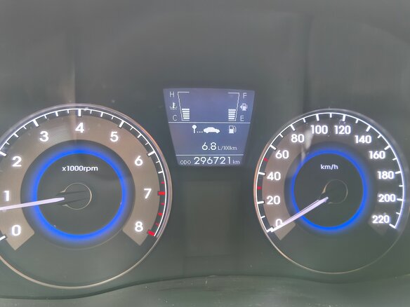 2011 Hyundai Solaris I, серебристый, 630000 рублей - вид 8