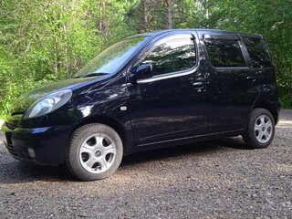 2001 Toyota FunCargo, чёрный, 420000 рублей, вид 4