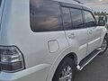 2015 Mitsubishi Pajero IV Рестайлинг 2, белый, 2330000 рублей - вид 3