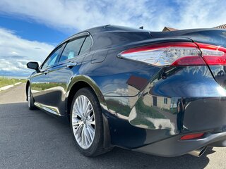 2018 Toyota Camry VIII (XV70), синий, 2750000 рублей, вид 5