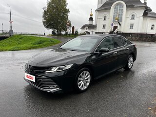 2018 Toyota Camry VIII (XV70), чёрный, 2630000 рублей, вид 1