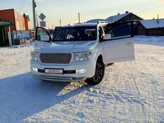 2011 Toyota Land Cruiser 200 Series, белый, 3857000 рублей, вид 3