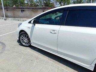 2019 Toyota Prius Alpha I (ZVW40/41) Рестайлинг, белый, 2000000 рублей, вид 5
