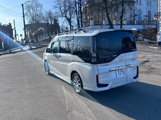 2017 Honda Stepwgn Spada V Рестайлинг, белый, 2830000 рублей, вид 5