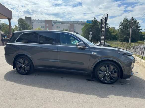 2024 Li Auto (Lixiang) L9 44.5 kWh I, серый, 8000000 рублей - вид 4