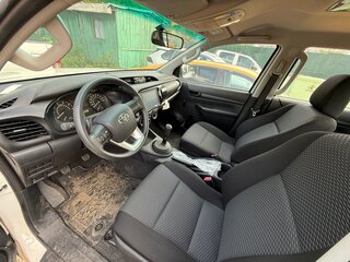 2022 Toyota Hilux VIII Рестайлинг 2, белый, 5500000 рублей, вид 3