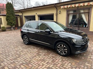 2019 Volkswagen Tiguan II, чёрный, 2490000 рублей, вид 2