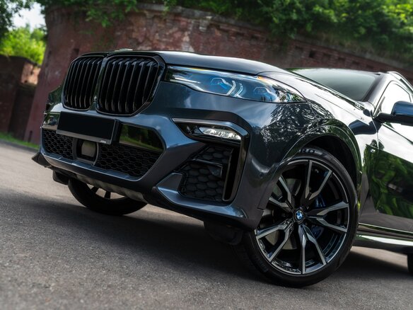 2019 BMW X7 30d I (G07), серый, 6999999 рублей - вид 5