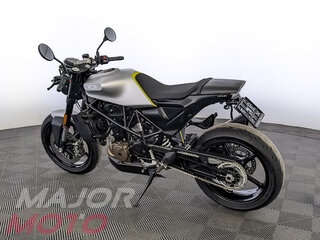 2018 Husqvarna Vitpilen 701, серый, 605000 рублей, вид 2