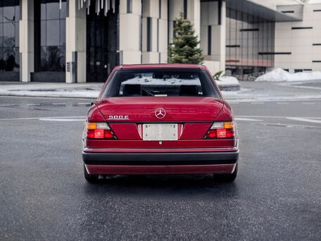 1991 Mercedes-Benz W124 500 E, красный, 12000000 рублей, вид 5