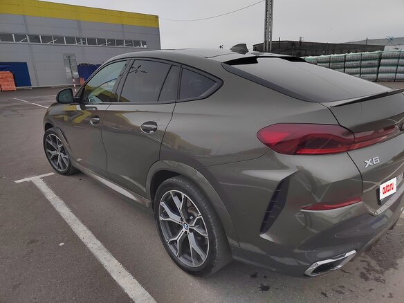 2020 BMW X6 30d III (G06), зелёный, 7000000 рублей - вид 3