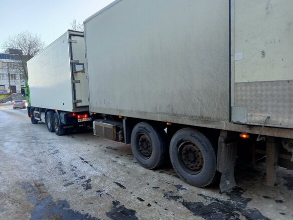 2009 Volvo FM, зелёный, 5100000 рублей - вид 3