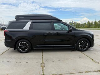 2024 Kia Carnival IV Рестайлинг, чёрный, 3300000 рублей, вид 4