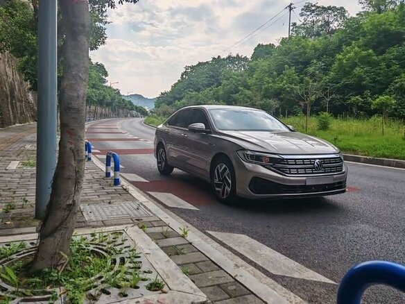 2023 Volkswagen Sagitar III Рестайлинг, коричневый, 1599777 рублей - вид 2