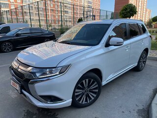 2022 Mitsubishi Outlander III Рестайлинг 3, белый, 2630000 рублей, вид 1