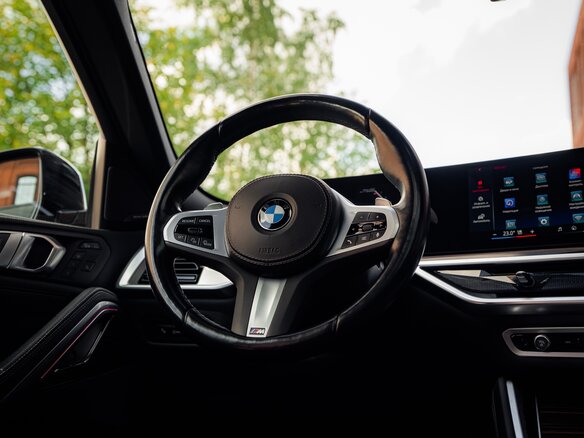 2023 BMW X6 40i III (G06) Рестайлинг, чёрный, 10999000 рублей - вид 16