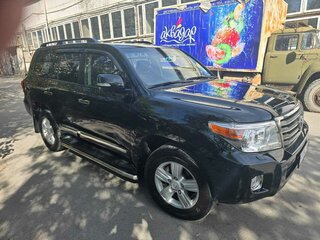 2013 Toyota Land Cruiser 200 Series Рестайлинг 1, чёрный, 4560000 рублей, вид 2