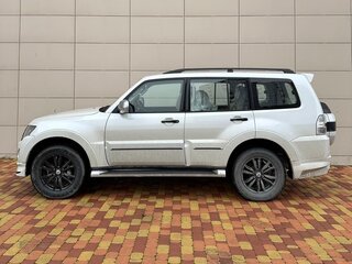 2019 Mitsubishi Pajero IV Рестайлинг 2, белый, 3800000 рублей, вид 4