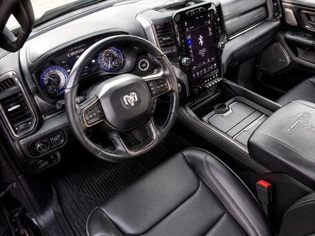 2019 Ram 1500 Quad Cab V, чёрный, 6499000 рублей, вид 5