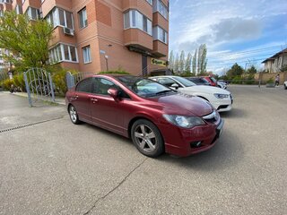 2010 Honda Civic VIII Рестайлинг, красный, 1100000 рублей, вид 4