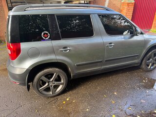 2012 Skoda Yeti I, серый, 700000 рублей, вид 2