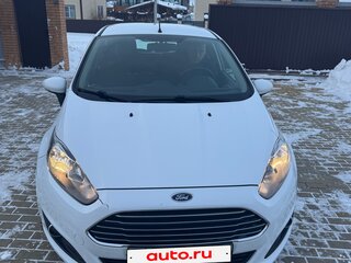 2016 Ford Fiesta Mk6 Рестайлинг, белый, 1050000 рублей, вид 1